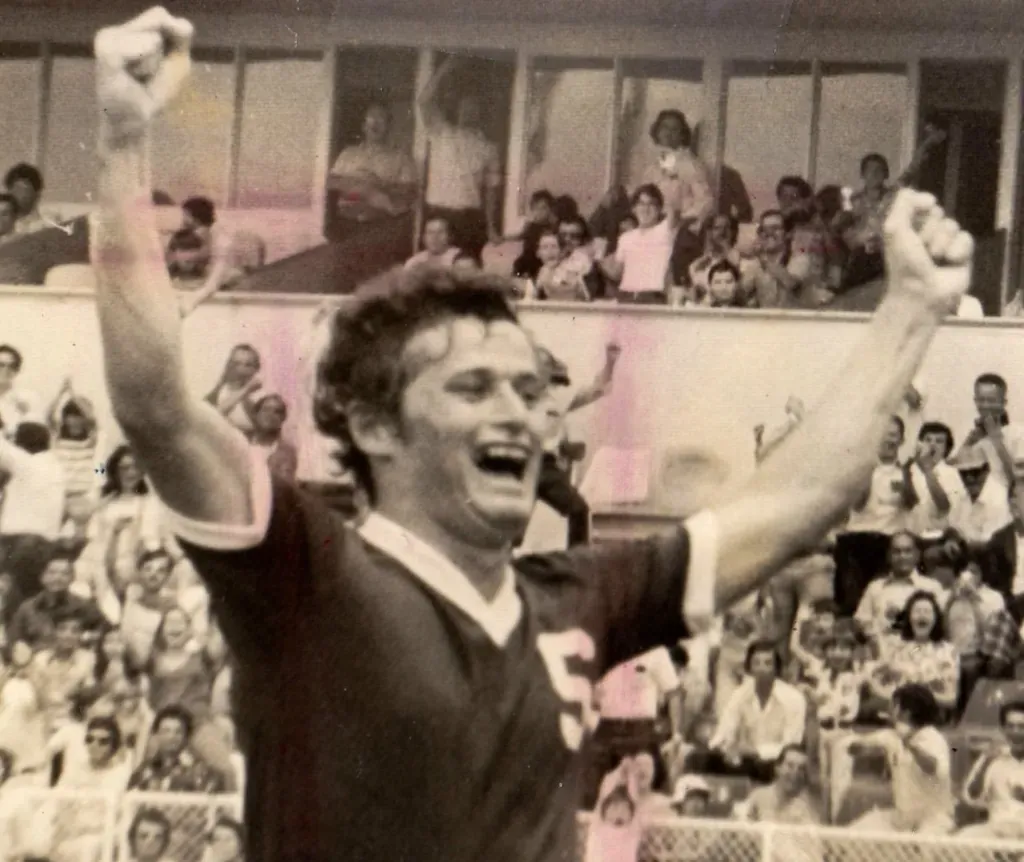 Carlos Solano fue el héore de aquella primera final de Concacaf ante Alajuelense. (Foto: Saprissa)