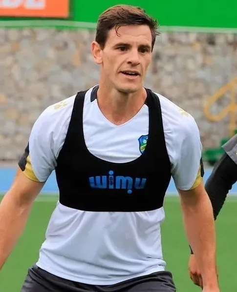 Diego Casas no jugará el partido reprogramado.