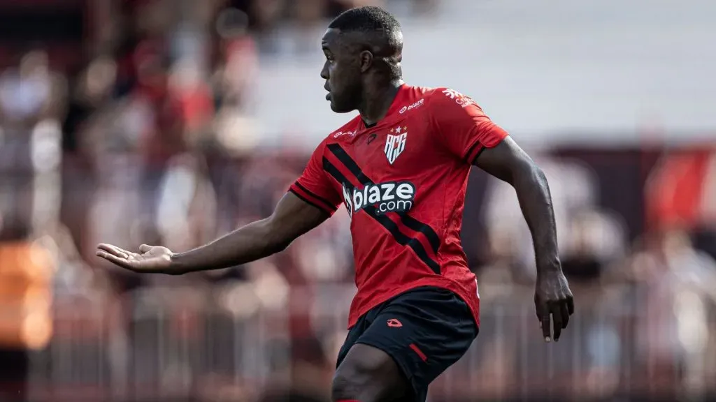 El descenso amenaza al equipo de Campbell (Goianiense).