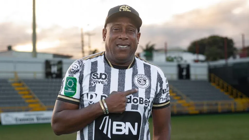 Hernán Medford es el principal candidato para dirigir a Herediano.