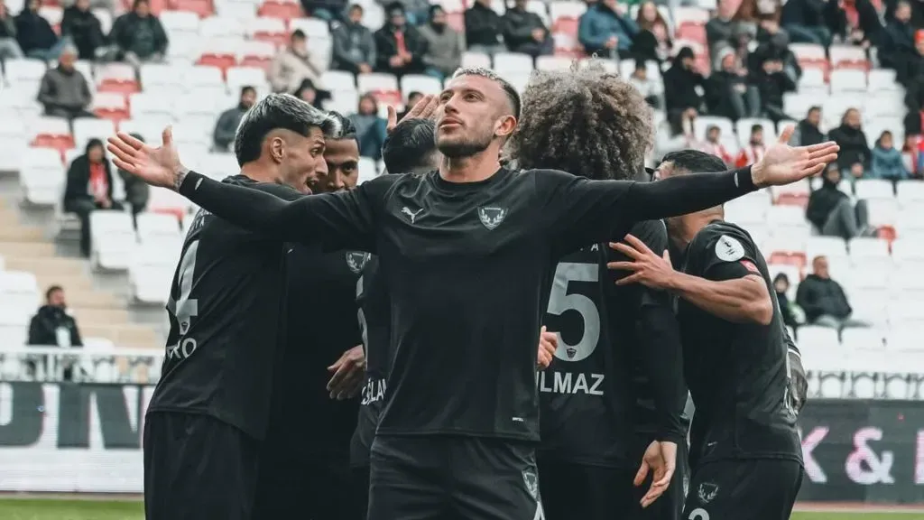 Francisco Calvo lleva un gol en ocho juegos con Hatayspor desde que llegó en setiembre.