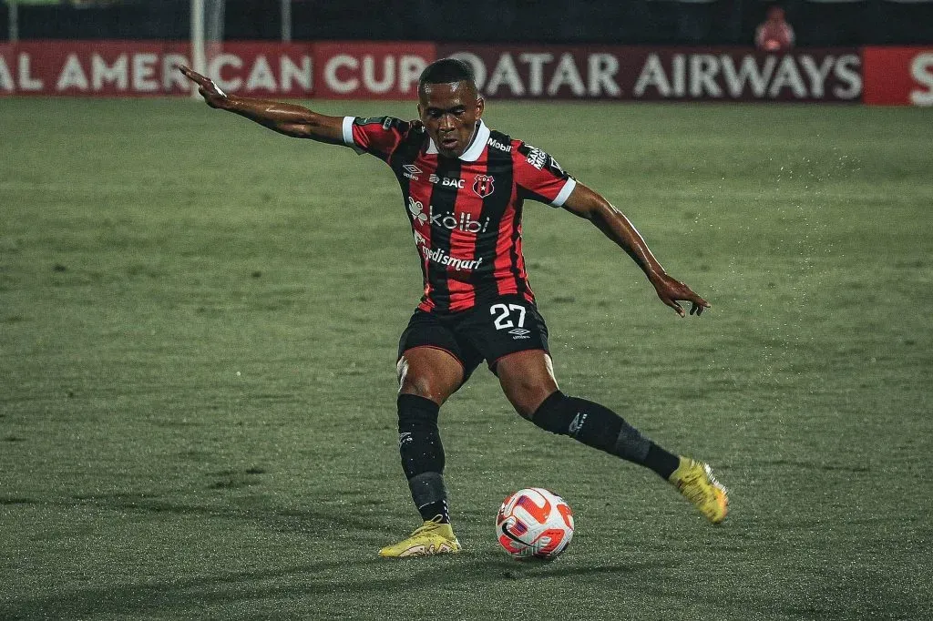 Ian Lawrence hizo un gran partido