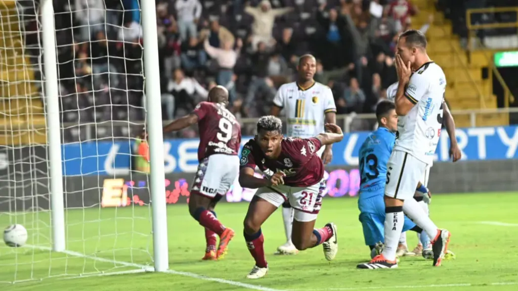 Saprissa registra un marcado dominio sobre Liberia desde que regresó a Primera División. (Foto: Albert Marín)