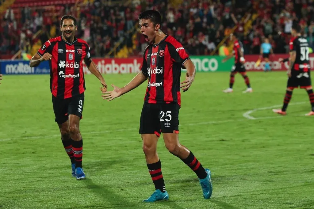 Van der Putten ilusiona a Alajuelense (LDA).