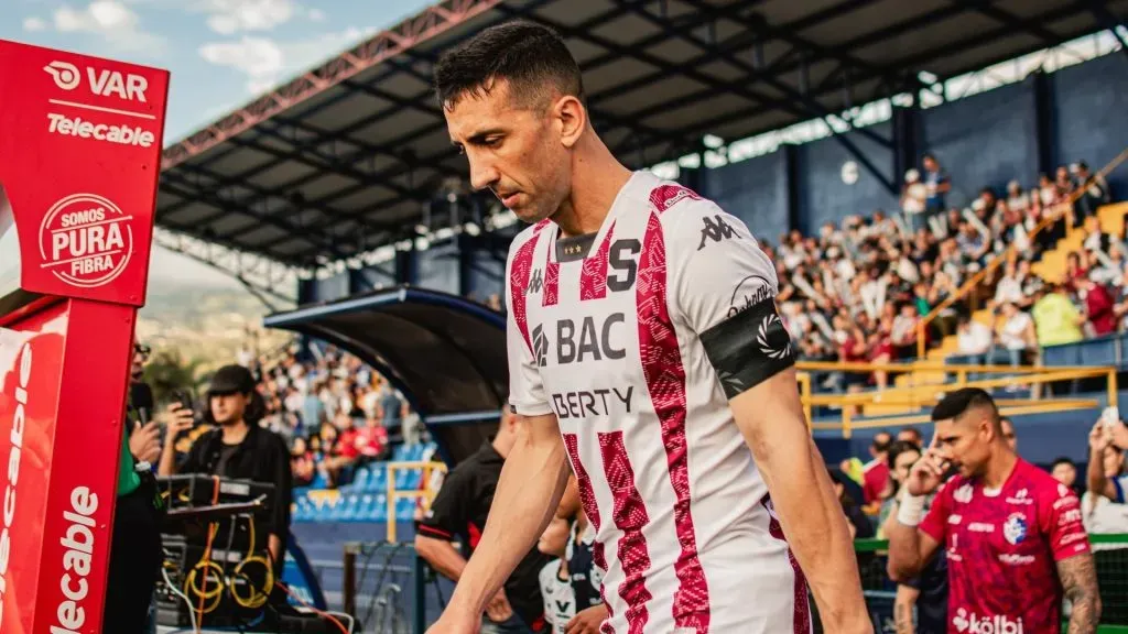 Mariano Torres se preocupa para el clásico.