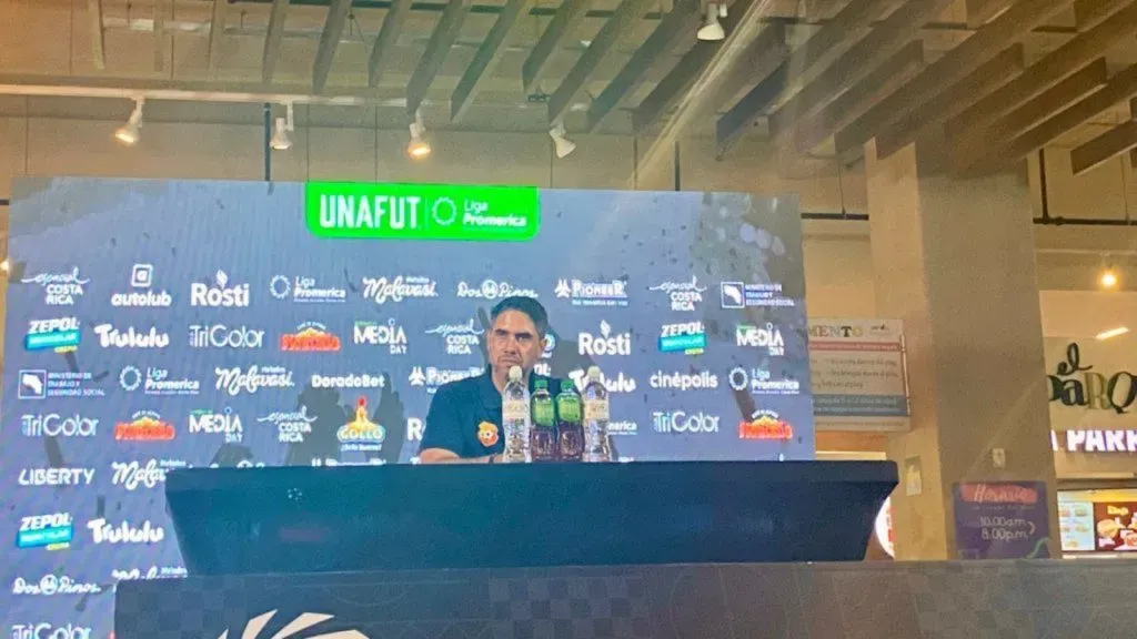 Pablo Salazar reemplazó a Jafet Soto en la conferencia.