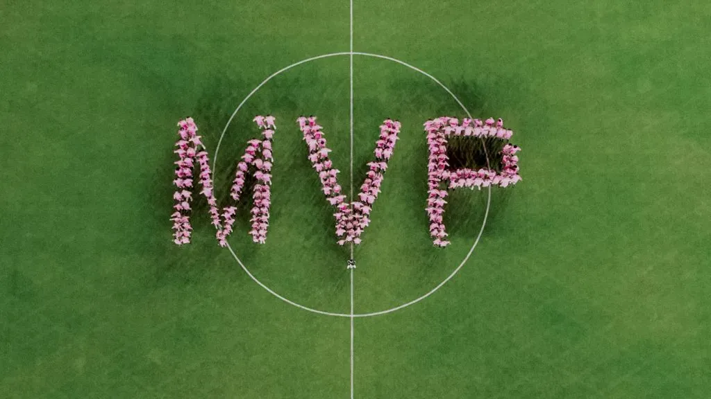 Las divisiones formativas del Inter Miami formando la palabra MVP. (Foto: Inter Miami)