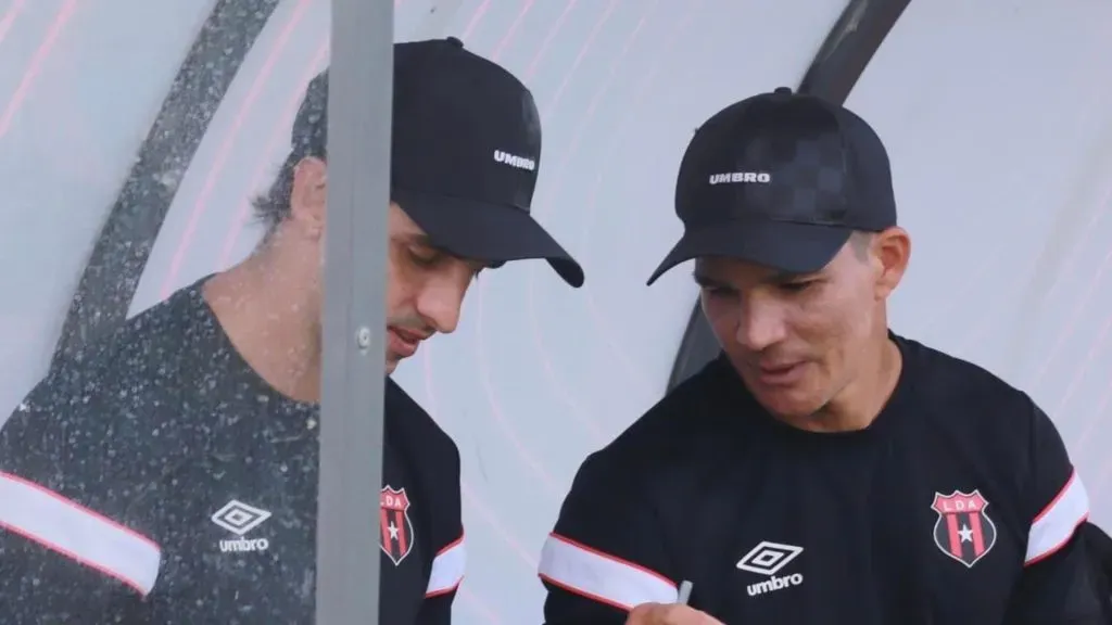 Bryan Ruiz podría quedarse a cargo de la Sub 21.