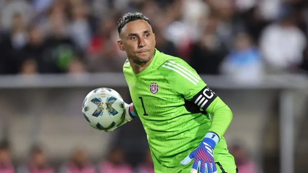 Keylor Navas se acerca a Colo Colo.