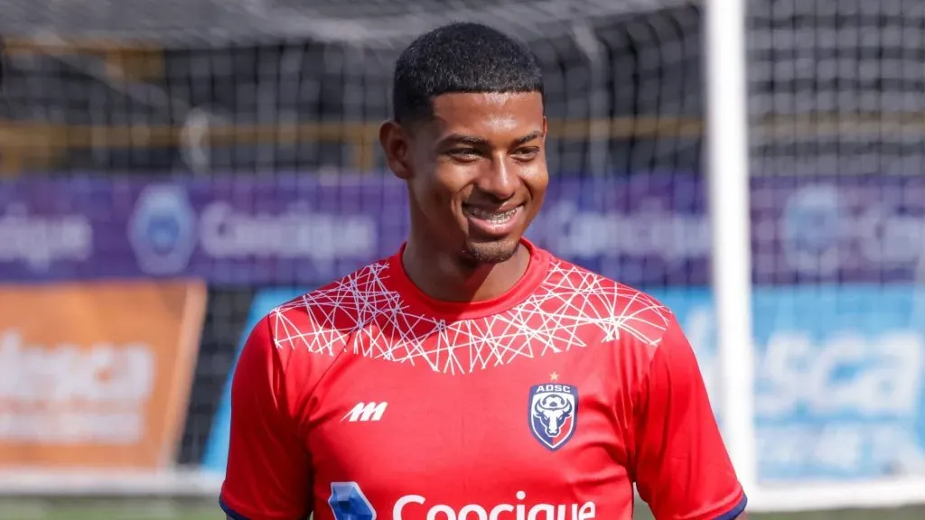 Josimar Méndez se iría a Moldavia.