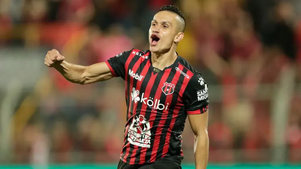 José Miguel Cubero movió los hilos y terminó llevando a Leo Moreira a Puntarenas. (Foto: José Cordero / La Teja)