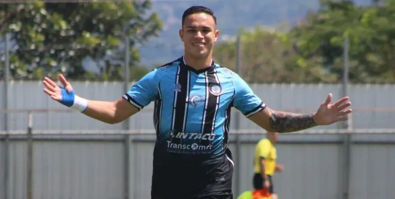 Adrián Chévez – Santa Ana