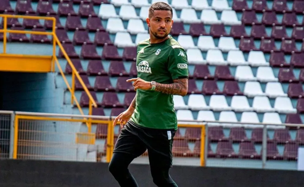 Frank Zamora duró poco en Tibás (Saprissa).