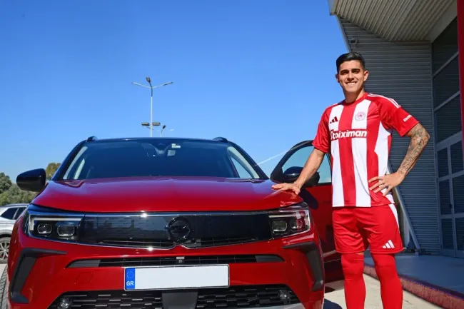 La Opel Grandland que utilizará Palma en Grecia. (Foto: Olympiakos FC)