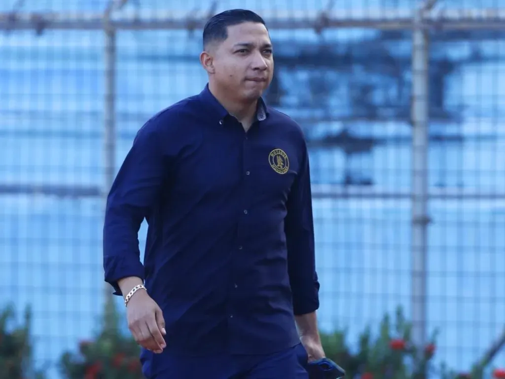 El Director Deportivo de Motagua explotó frente a los medios (Foto: Emilio Izaguirre)
