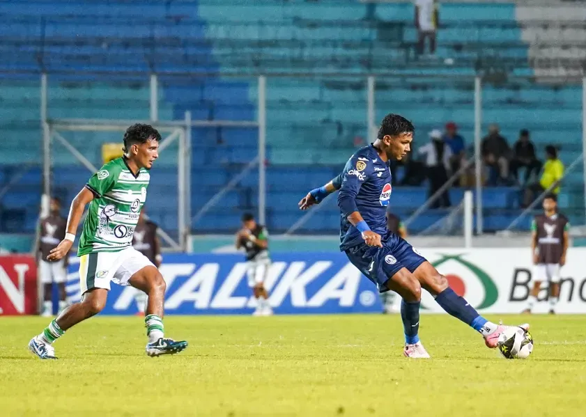 Luis Vega podría volver en el clásico ante Olimpia (Foto: Instagram Luis Vega)