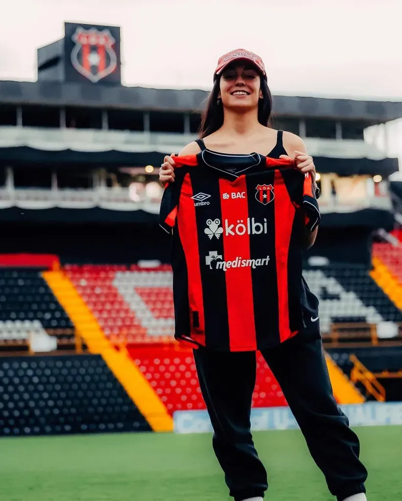 Espe Borrás llegó a Alajuela (LDA).