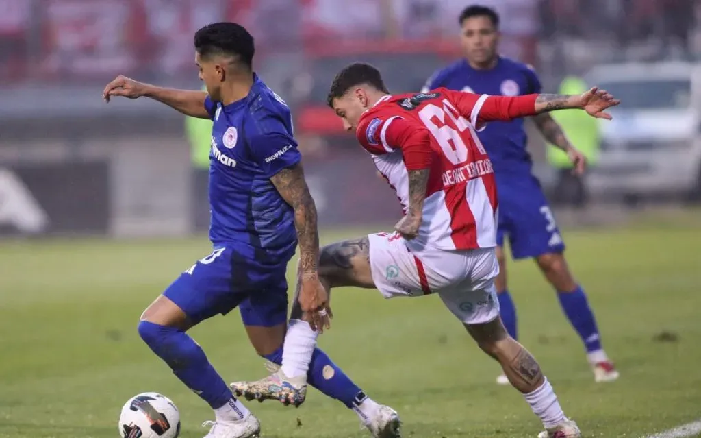 Luis Palma disfrutó de su primera titularidad en el Olympiacos de Grecia.