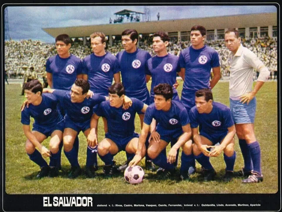 La formación titular de El Salvador para su debut en México 1970.