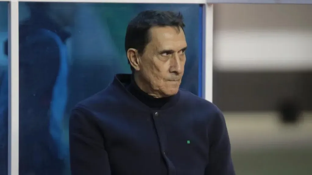 Guimaraes defendió a Saprissa y Giacone.