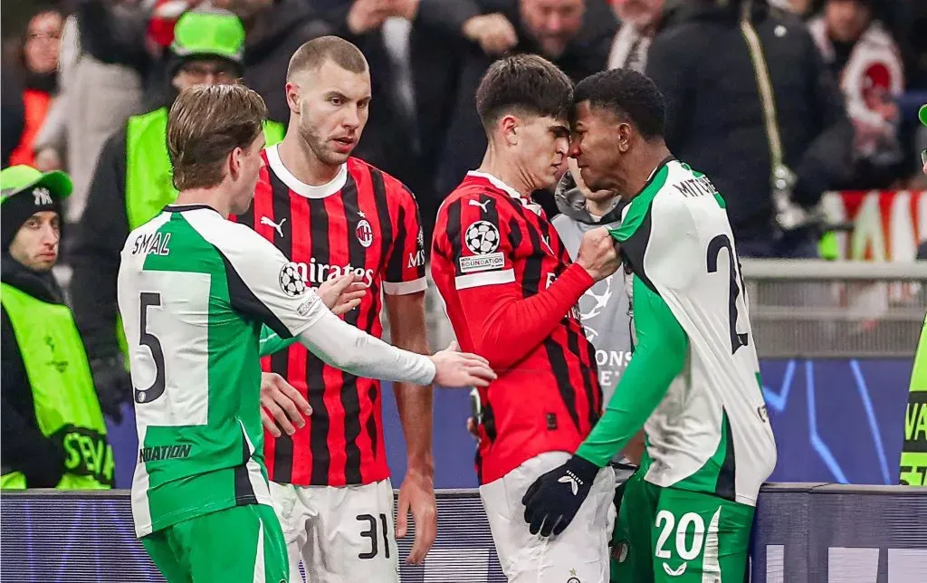 Jeyland Mitchell ante el Milan en Champions