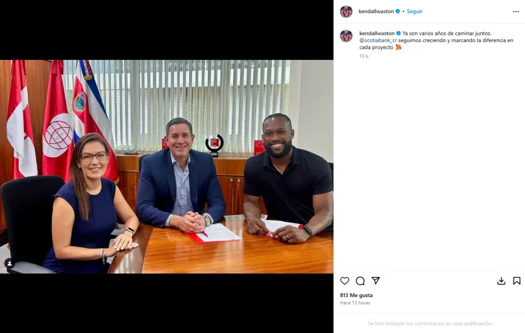 El último contrato que firmó Kendall Waston lejos de Saprissa. (Instagram)