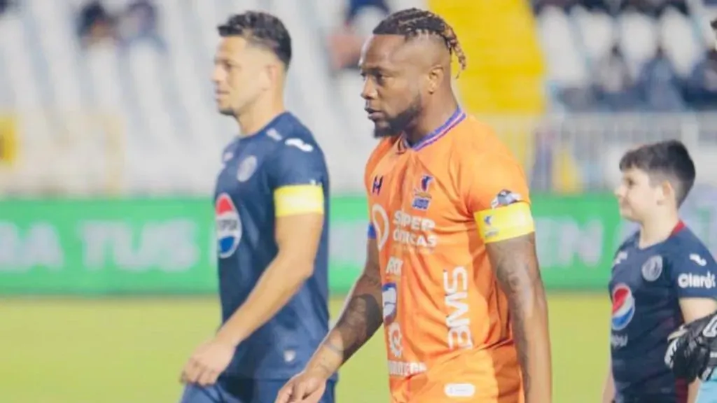 El capitán no abandona el barco y continuará en Lobos. (Foto: Instagram Kevin Álvarez)