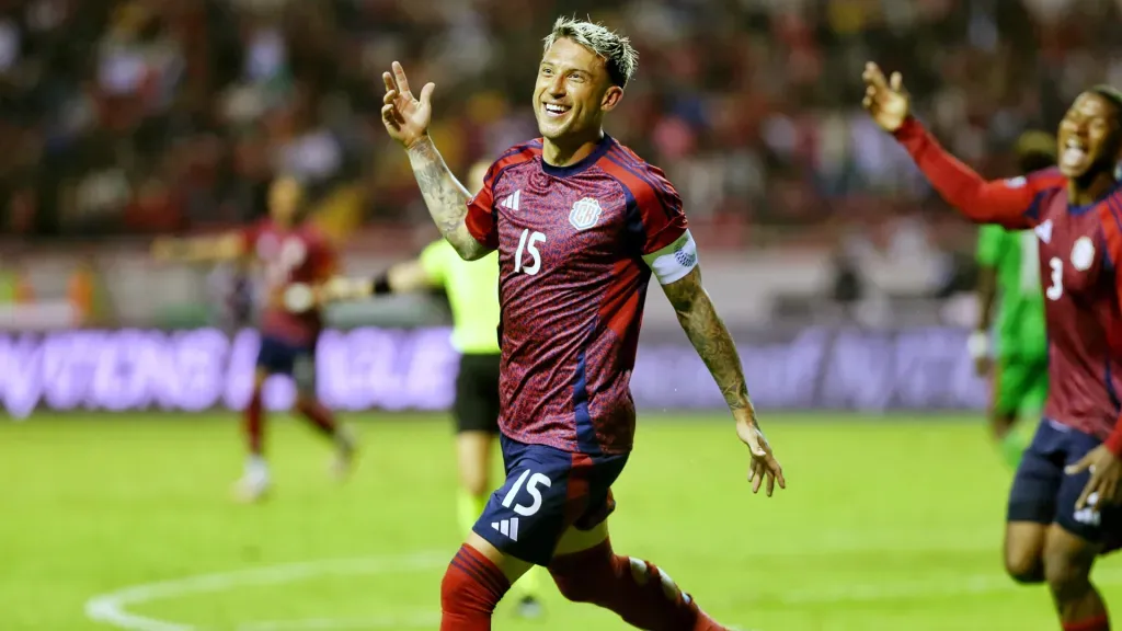 Francisco Calvo le abrió la puerta a Keylor Navas y Celso Borges. (Foto: John Durán)