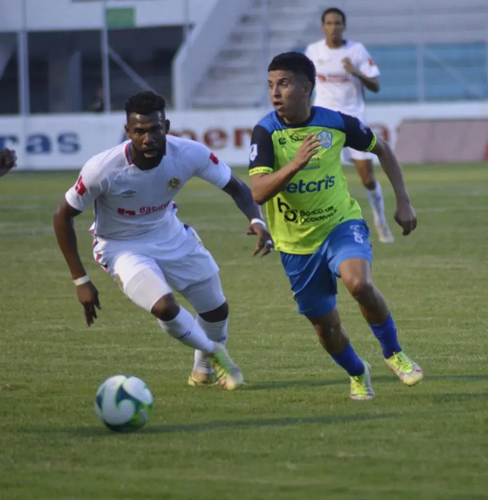 ´Cachita´ Gómez despierta interés en dos grandes de Liga Nacional.
