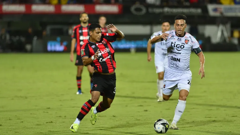 El pasado 23 de noviembre, Alajuelense goleó 4-0 a Puntarenas con los tantos de Diego Campos, Alberto Toril, Santiago van der Putten y Creichel Pérez (Foto: Jorge Navarro / La Teja)