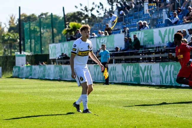 Victor Gonçalves no pasa desapercibido en Suecia (AIK).