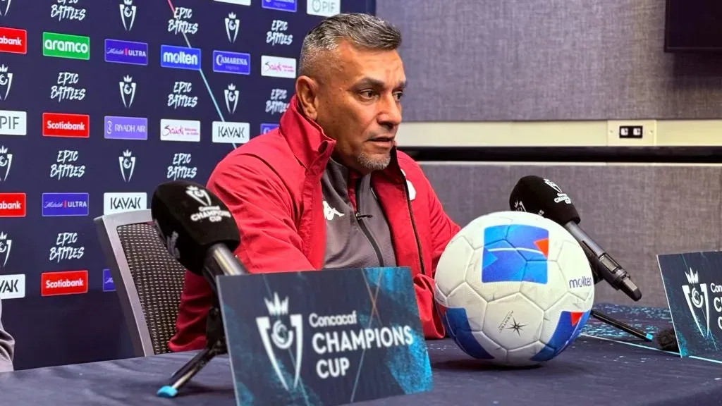 José Giacone habló en conferencia de prensa.