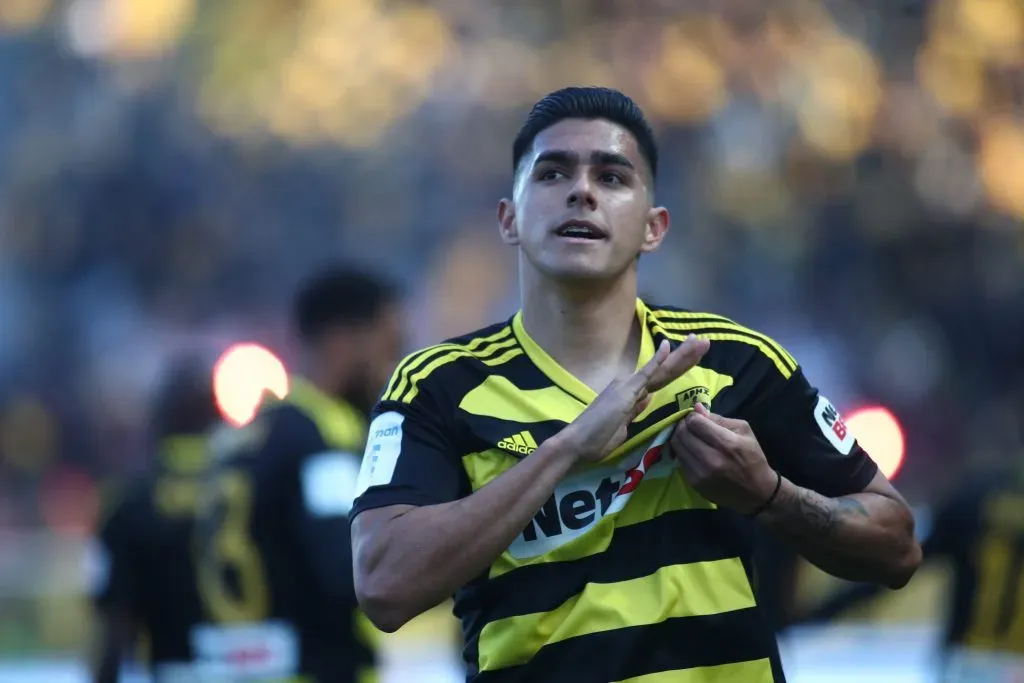 Luis Palma fue rechazo por Matías Almeyda cuando estaba en Aris, ahora lo sufre en Olympiacos.