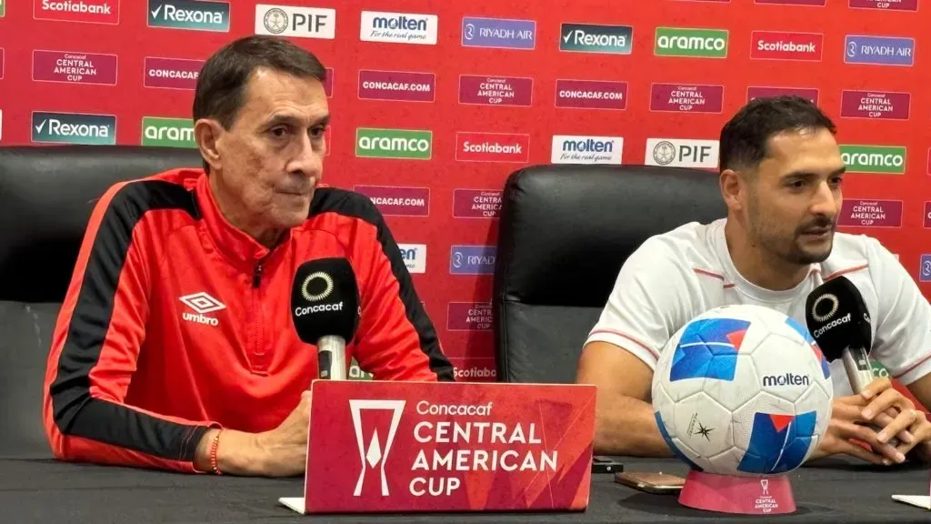 Celso Borges y Alexandre Guimaraes están en el centro de la polémica (Concacaf).