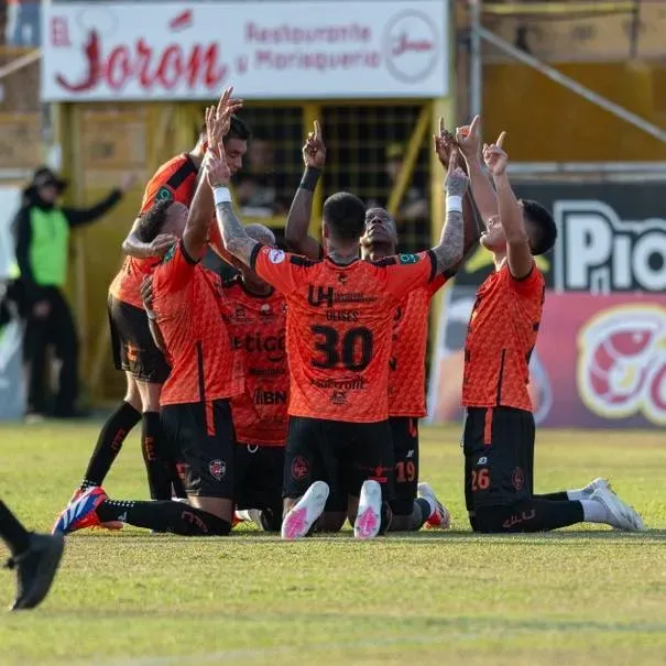 Puntarenas llega a la final en estado de gracia )Puntarenas FC).