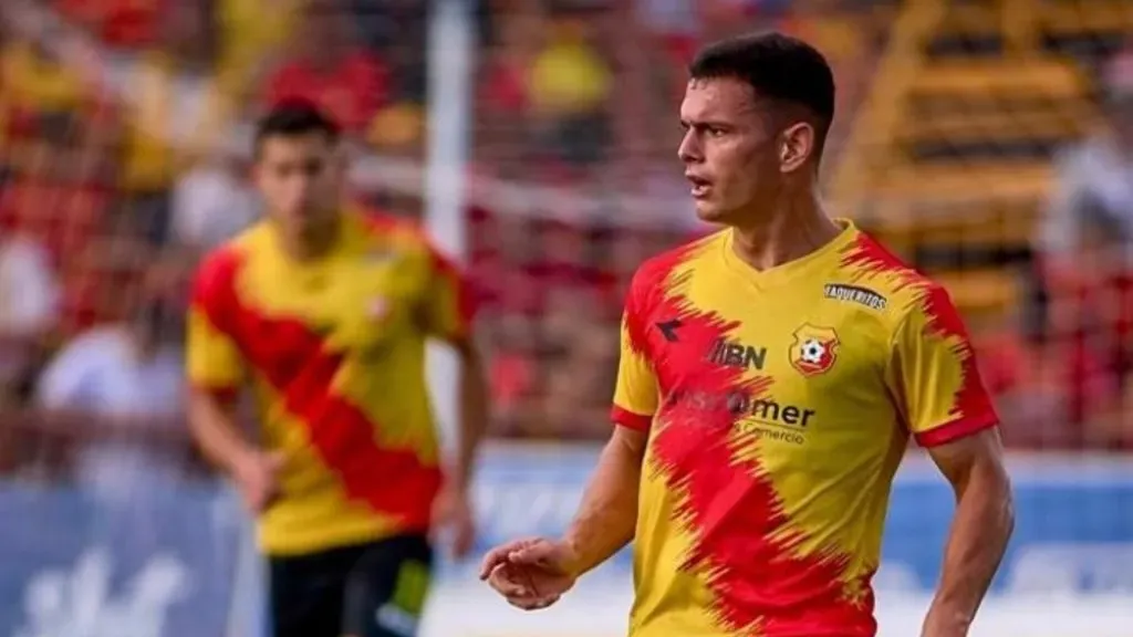 Herediano le gana la pulseada a Saprissa y Alajuelense: Jafet Soto logra quedarse con este mediocampista - Futbol Centro America