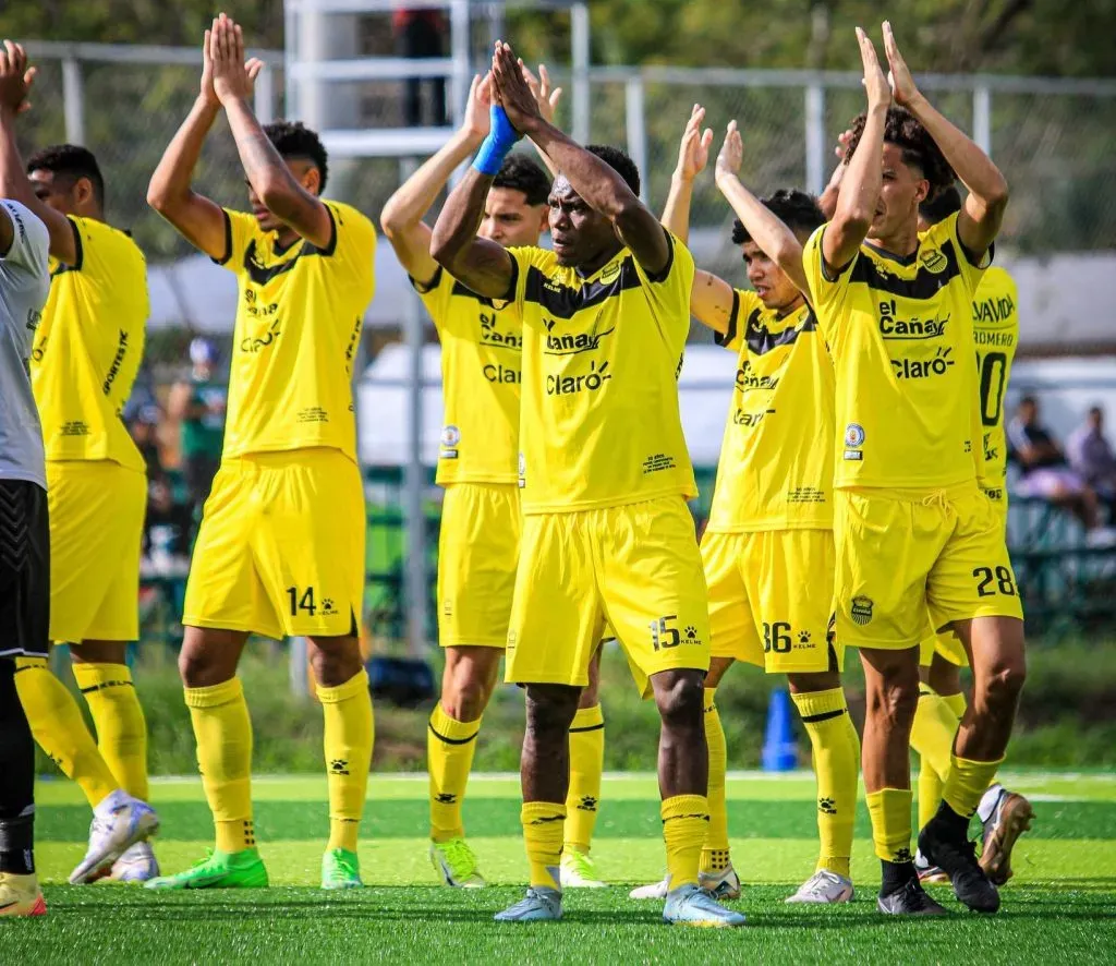 Los jugadores de Real España ya están al día con sus pagos y deberán enfocarse en lo futbolístico. (Foto: X RCDEspana)