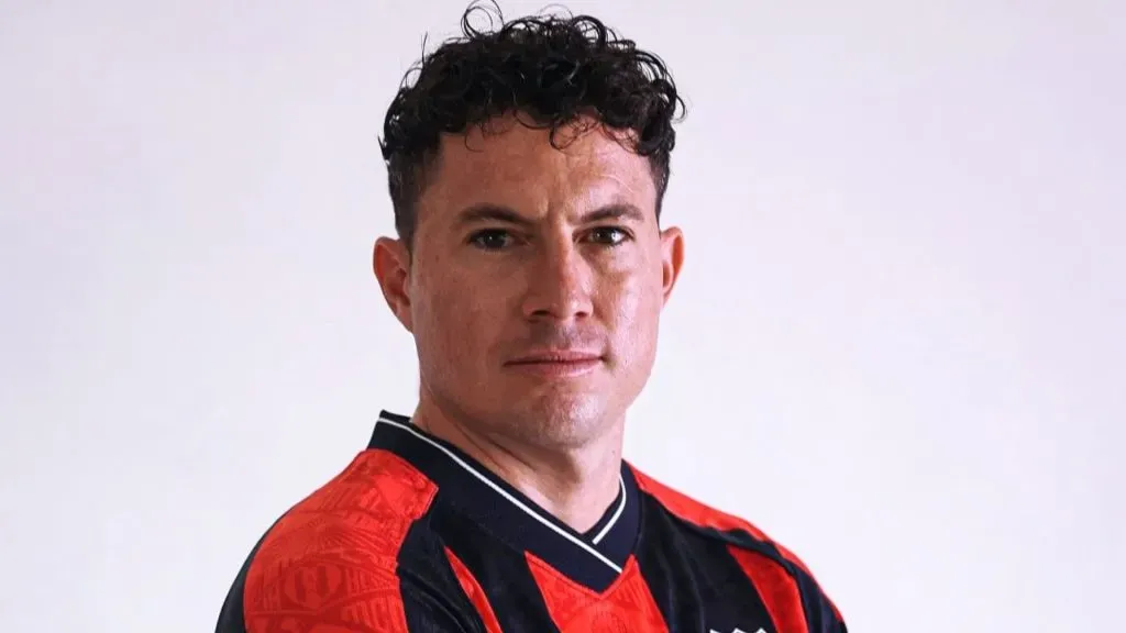 Bryan Oviedo tiene todo listo para jugar.