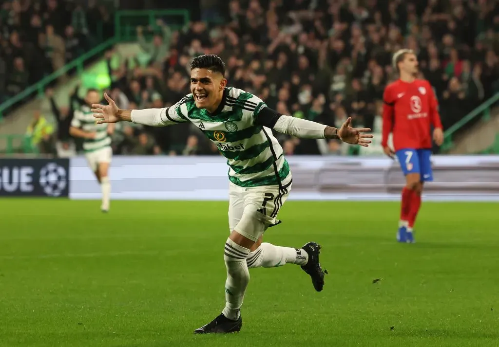 Luis Palma celebra después de anotarle al Atlético de Madrid en Champions League; al fondo Antoine Griezmann. Celtic Park 25 de Octubre 2023. (Foto: Getty Images)