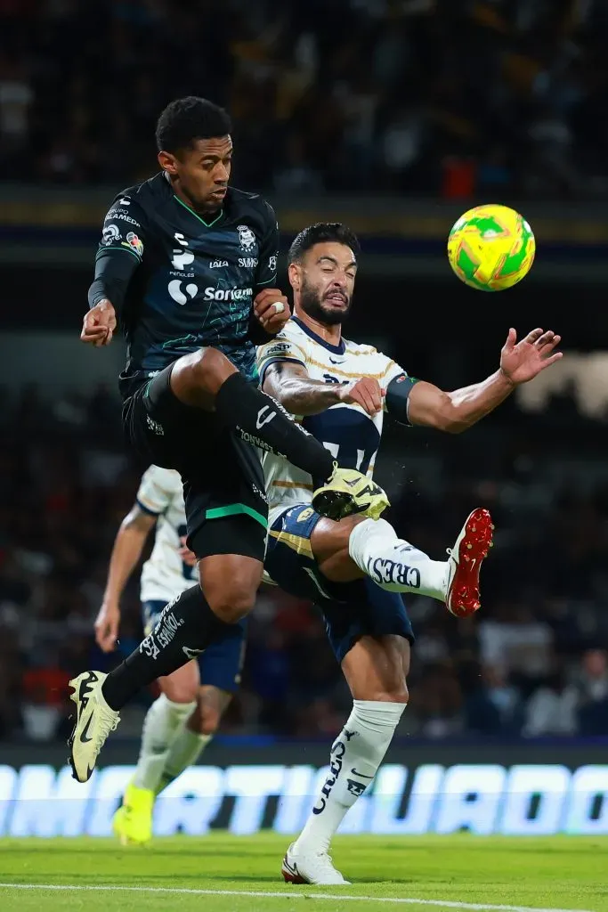 Choco Lozano en el partido ante Pumas UNAM (Foto: Getty Images)