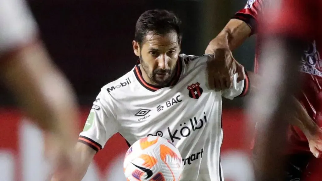 Celso Borges tiene molestias físicas.