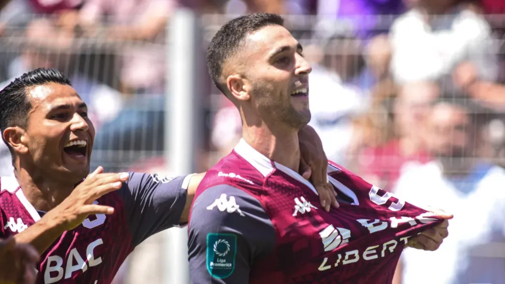 Sabin Merino celebra el gol agónico con el que la “S” rescató un empate 1-1 el pasado 9 de febrero, en el Clásico que Alajuelense había empezado ganando gracias a Canhoto. (Foto: Saprissa)