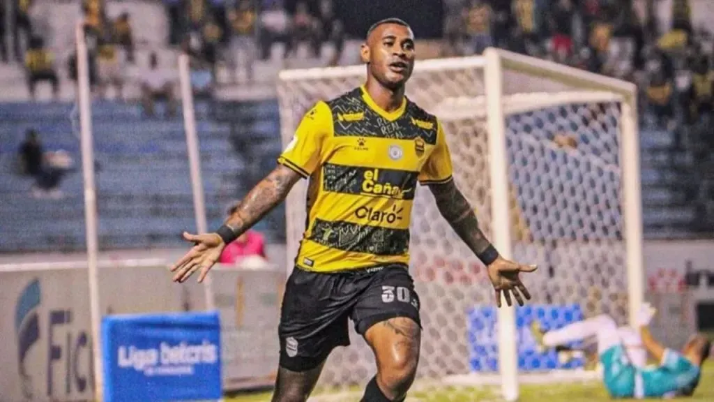 Carlos Small jugó en 2024 con Real España.
