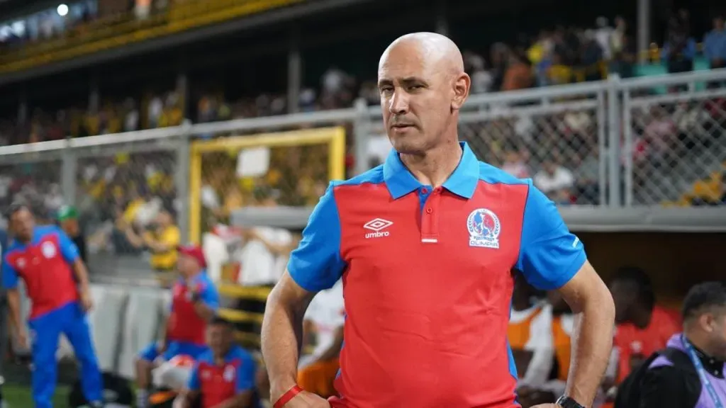 Eduardo Espinel podrá terminar el torneo con Olimpia, la exigencia es máxima, ganar el título.