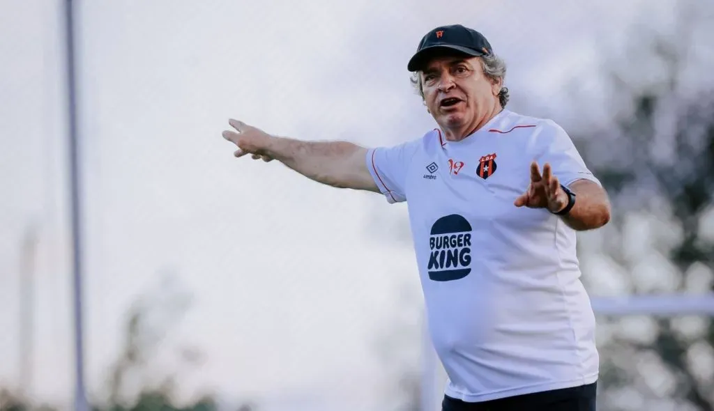 El Machillo Ramírez asumió, debutó y empató ante Saprissa. (LDA)