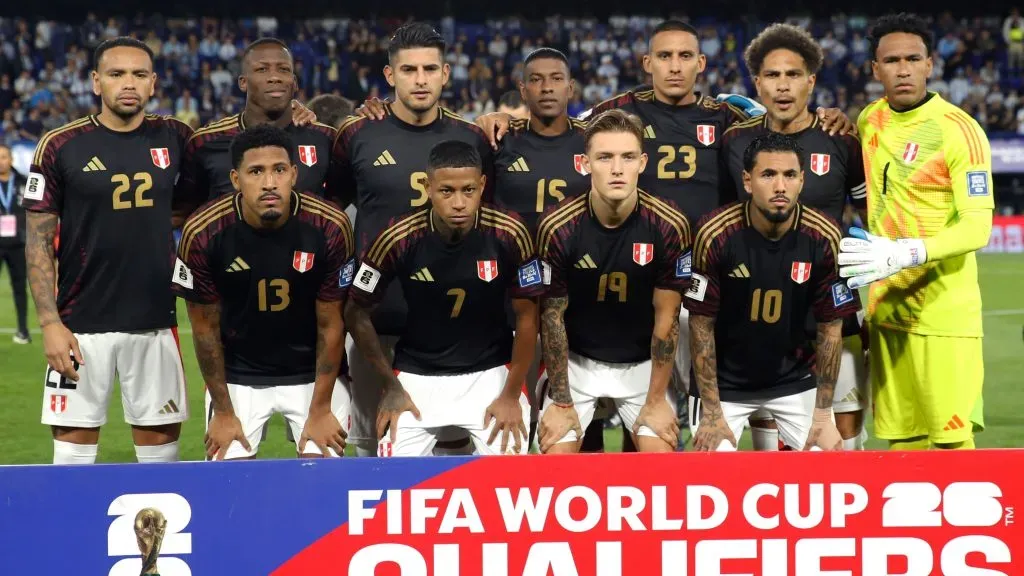 Guimaraes se aleja de Perú.