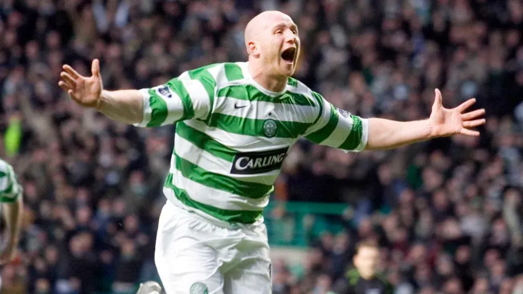 John Hartson fue máximo goleador en 2005 de la liga de Escocia. Ganó 3 ligas.
