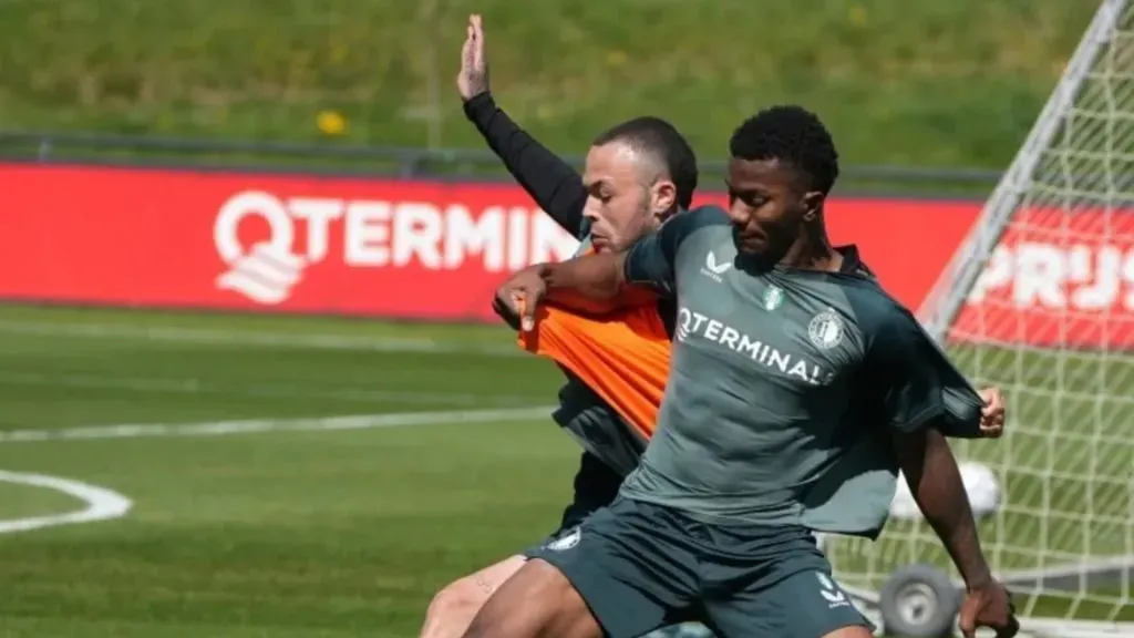 Jeyland Mitchell fue apartado por jugar fuerte en las prácticas.