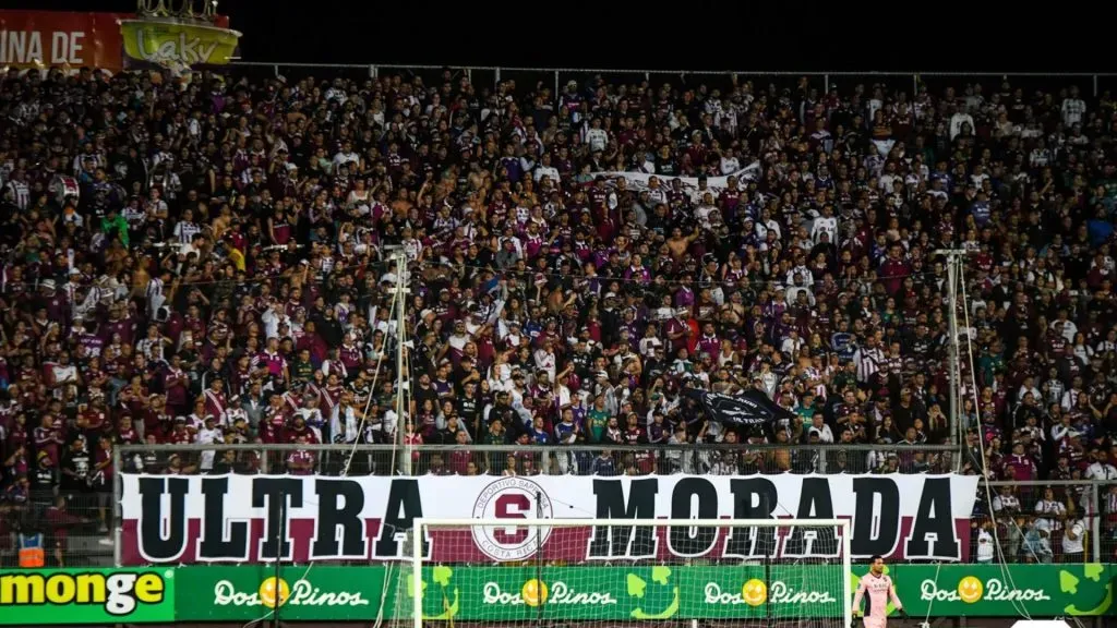 Saprissa fue sancionado también por una bengala en la grada.
