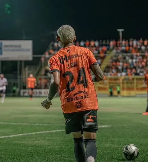 Herediano se guardó un porcentaje de las futuras ventas de John Ruiz (Puntarenas FC).